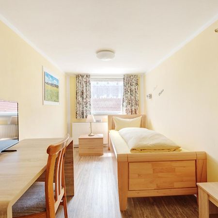 Hotel Garni "Zum Engel" Oberguenzburg Eksteriør bilde