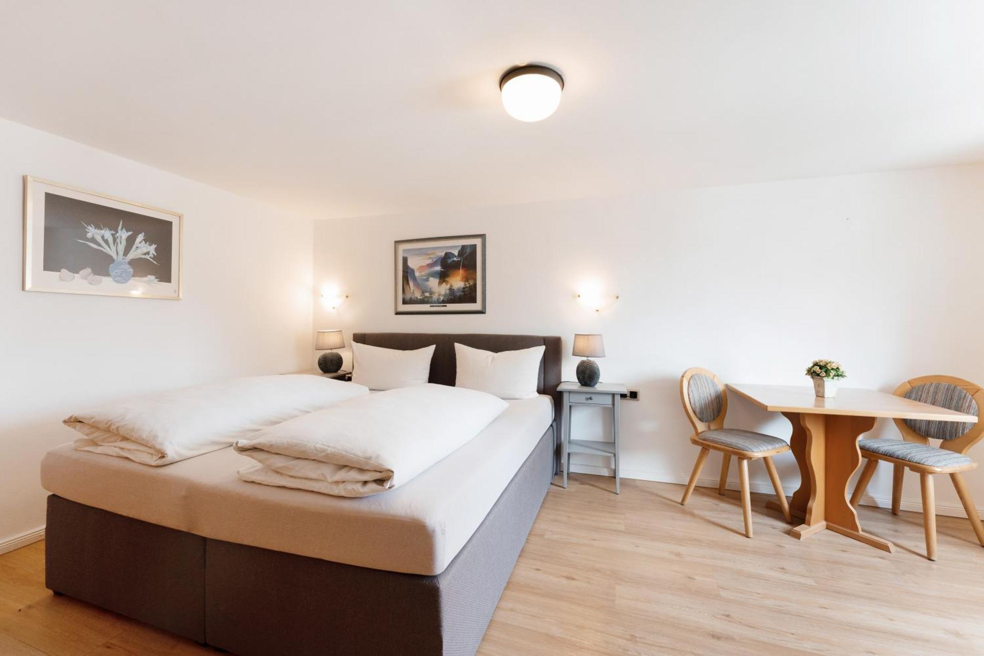 Hotel Garni "Zum Engel" Oberguenzburg Eksteriør bilde