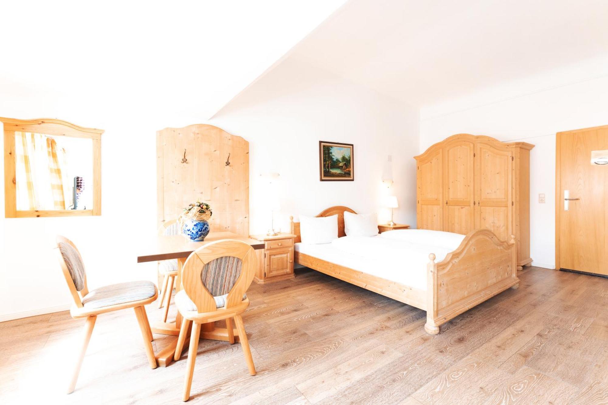 Hotel Garni "Zum Engel" Oberguenzburg Eksteriør bilde
